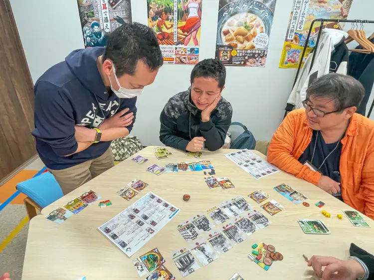 身を乗り出すほど、考察に熱が入っています